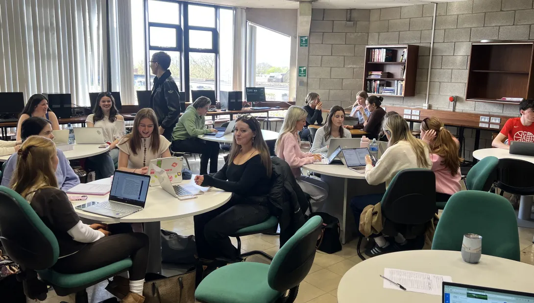 A group of students attending a PSLG session